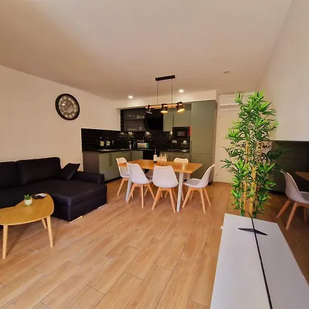 Santos Patio By The Beach-garage Parking פורטימאו